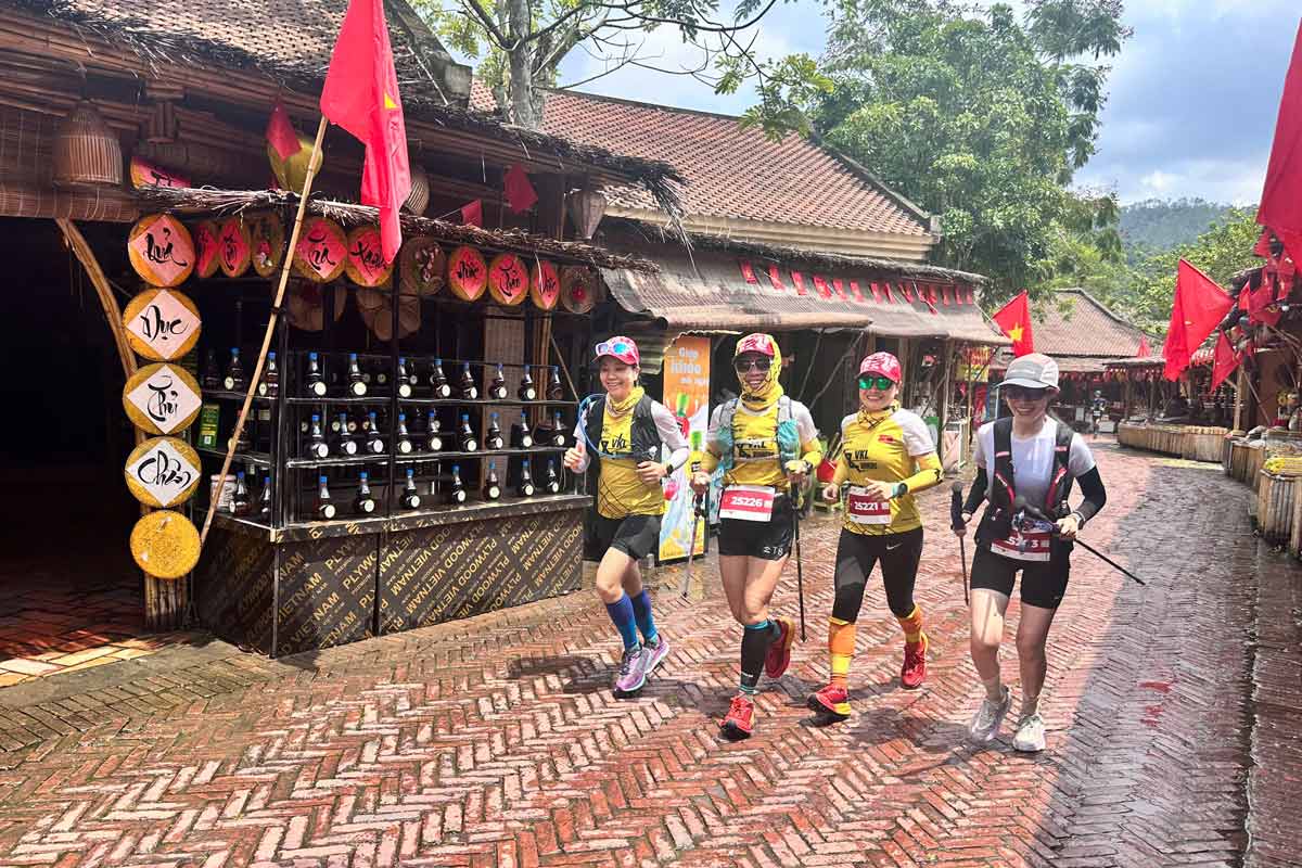 Campaigns for the hospital run through Lang Nuong, Yen Tu. Photo: Quang Ninh Provincial Journalists Association