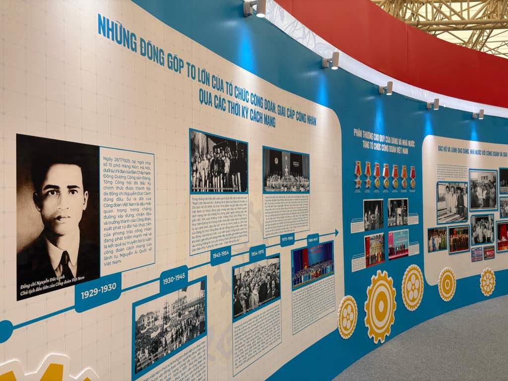 조국 성과 전시회의 베트남 노동조합 전시 공간. 사진: 바오한