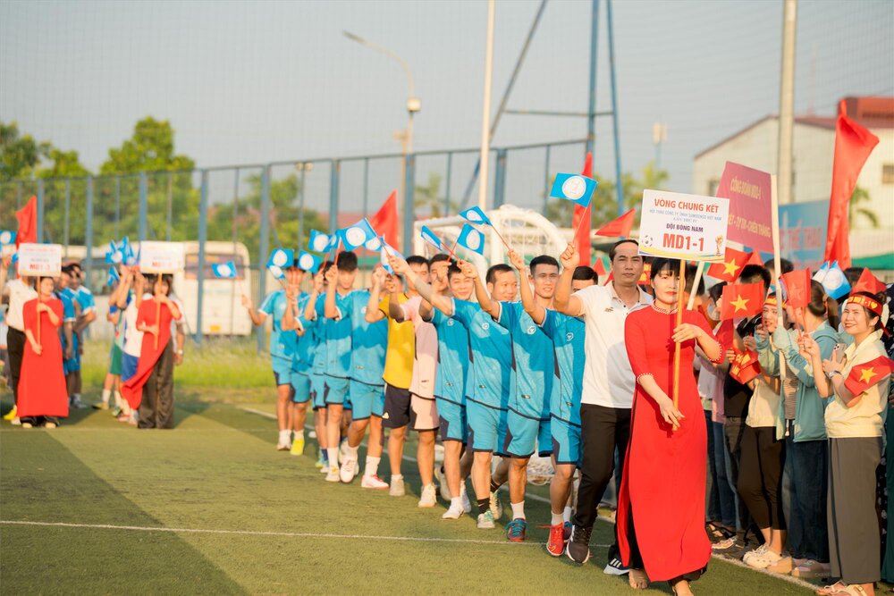 베트남 수미덴소 노동자들이 체육 대회에 열정적으로 참가하고 있습니다. 사진: 베트남 수미덴소 노동조합