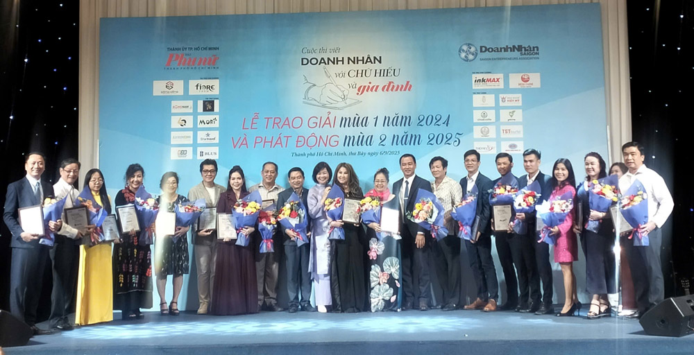 제1회 효도와 가족을 위한 기업가 글쓰기 대회 시상식. 사진: 조직위원회 제공