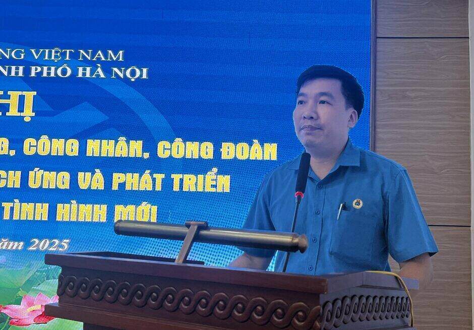 Nguyen Hoang Long - Matsuo Industries Vietnam Co. Ltd. 노동조합 위원장이 조사 회의에서 발언하고 있습니다. 사진: Kieu Vu