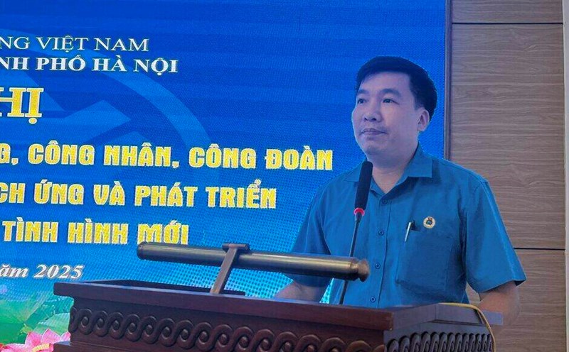 Mr. Nguyen Hoang Long - Chairman of the Trade Union of Matsuo Industries Vietnam Co., Ltd. spoke at the survey. Photo: Kieu Vu