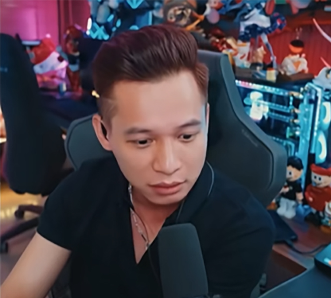 Do Mixi trong livestream toi 4.9. Anh chup tu video
