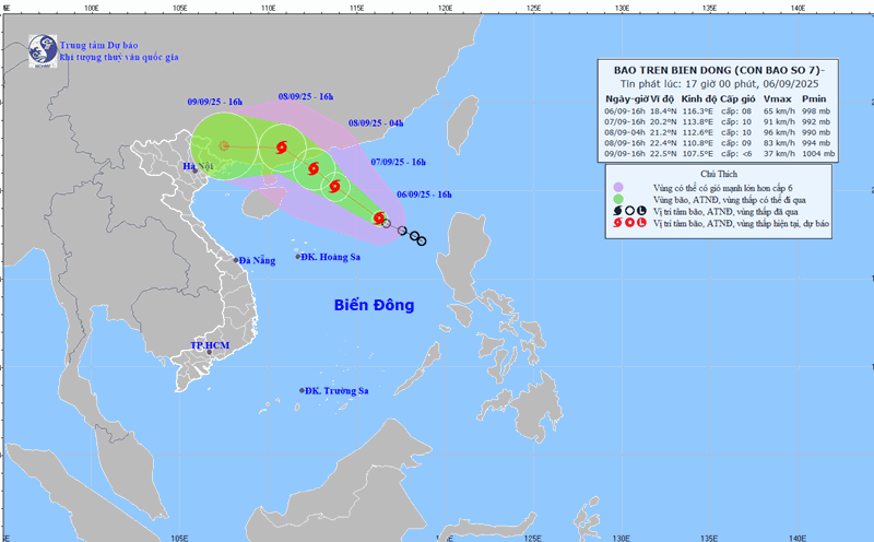 Update the path and affected area of storm No. 7 in the East Sea. Photo: NCHMF