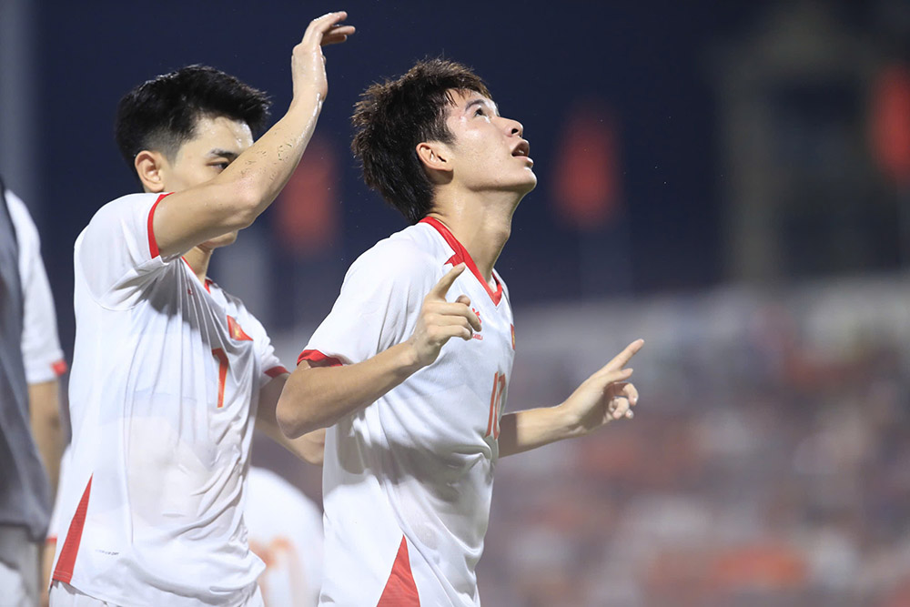 Phai cho den phut 79, U23 Viet Nam moi co ban mo ti so nho cong cua Van Thuan sau cu danh dau ki thuat.