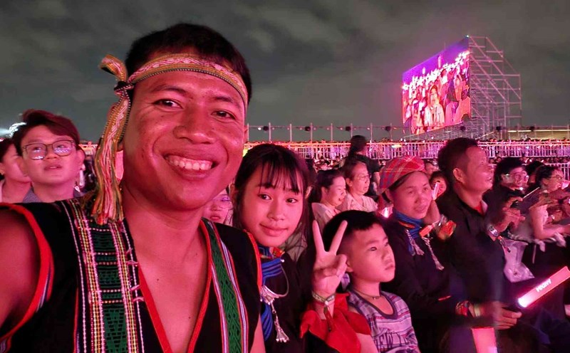 Haha's family came to cheer for the talented people. Photo: Dong Hoang.