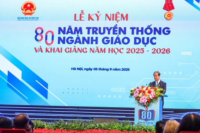 Bo truong Bo Giao Duc Nguyen Kim Son phat bieu tai le ky niem. Anh: VietArt