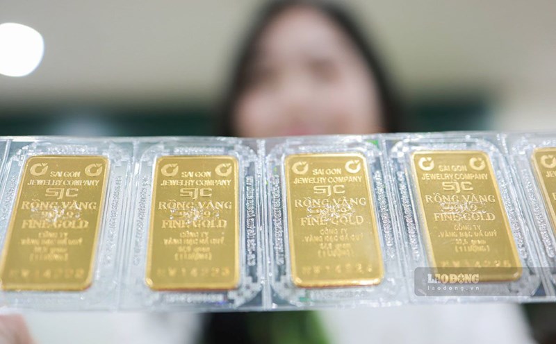 SJC gold bar price on the morning of September 7 fluctuated at 133.9-135.4 million VND/tael (buy in - sell out). Photo: Hai Nguyen