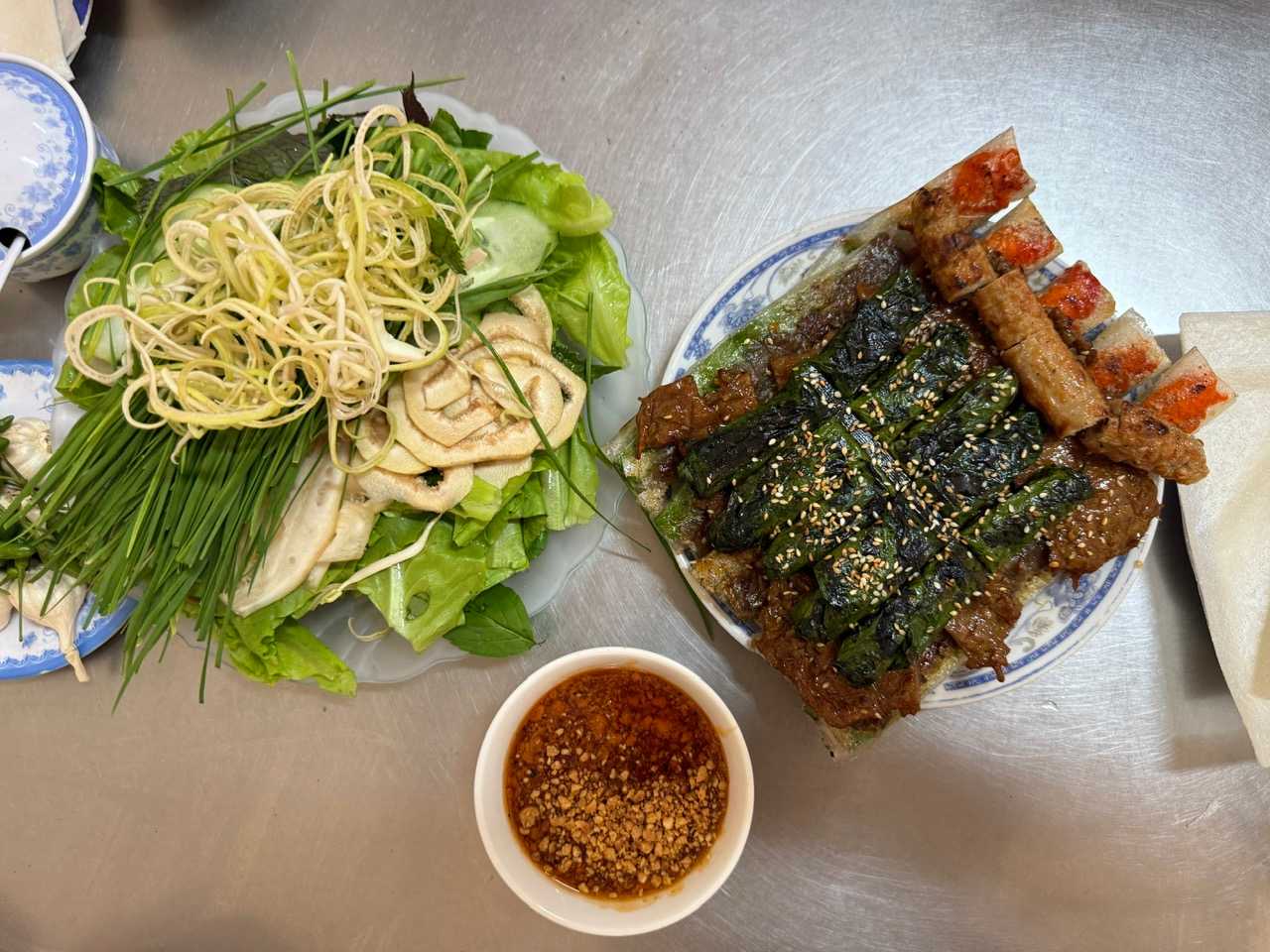 Ram thịt nướng - đặc sản dân dã của Quảng Ngãi níu chân du khách