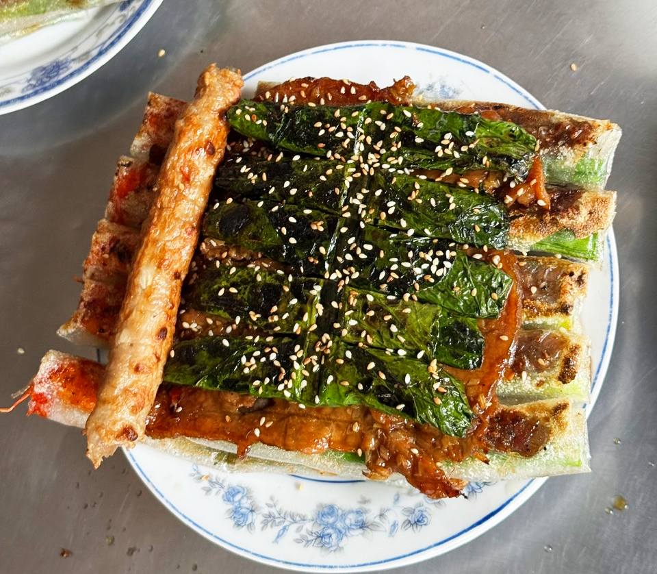 Mot suat ram thit nuong day du. Anh: Ha Le