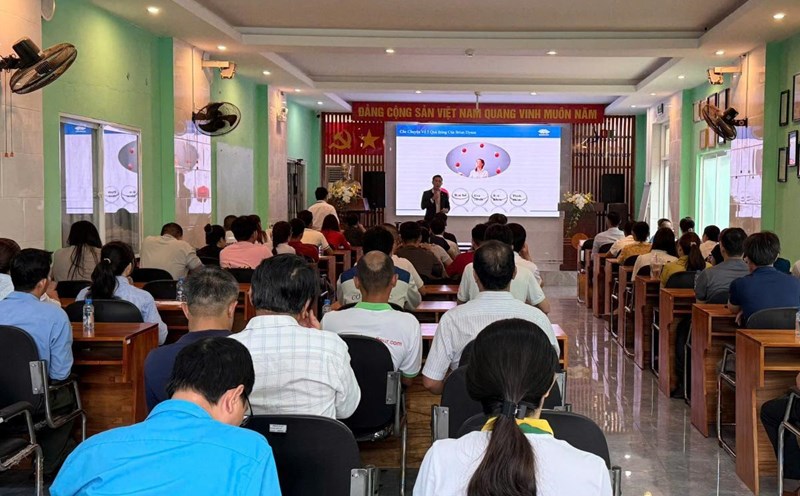Scene of the workshop on safety culture in enterprises. Photo: Thanh An