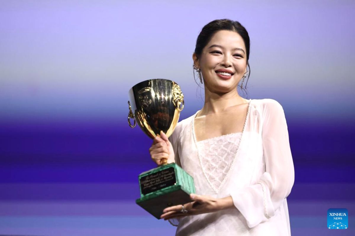 Tan Chi Loi won the Best Actress award at the 2025 phibn Venice Festival. Photo: Xinhua