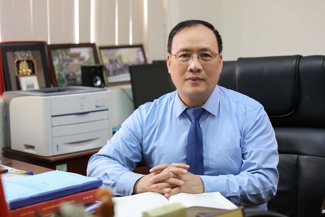 GS.TSKH Nguyen Dinh Duc. Anh: VNU