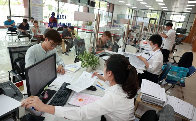 Conclusion 186-KL/TW stated to continue to complete the adjustment of staff at the commune level. Photo: Hai Nguyen