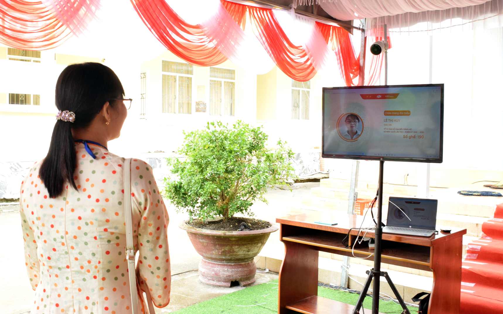 Lan dau tien tai Ca Mau co 3 don vi xa, phuong to chuc Dai hoi dang khong su dung giay. Anh: Nhat Ho