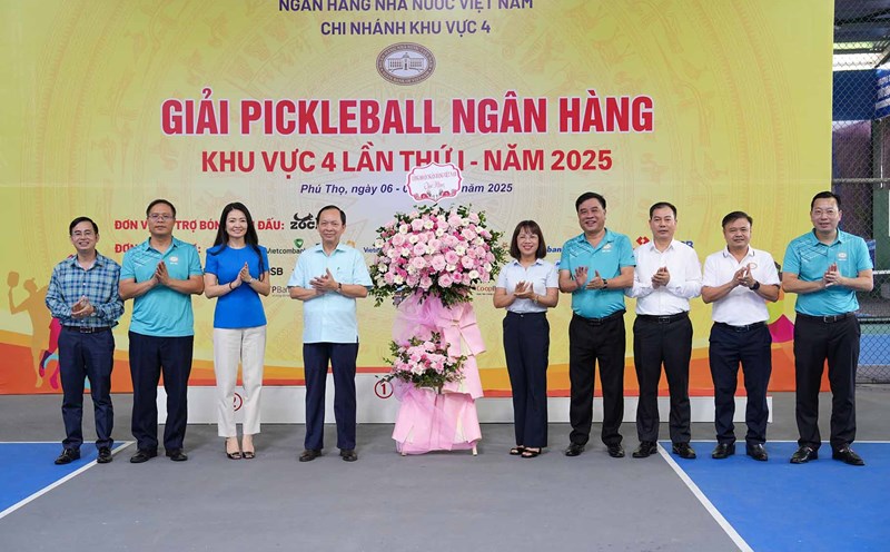 Mr. Dao Minh Tu, Permanent Deputy Governor of the State Bank attended the closing ceremony and award ceremony of the first State Bank Region 4 Pickleball Award in 2025. Photo: Huong Giang