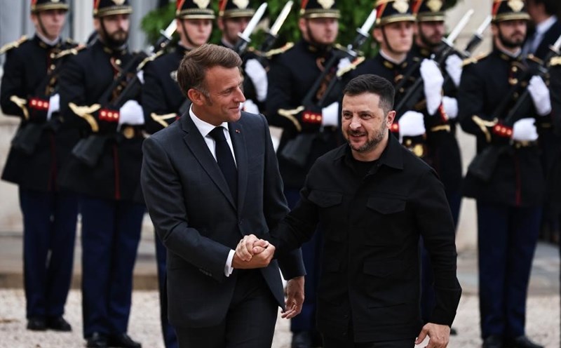 French President Emmanuel Macron welcomed Ukrainian President Volodymyr Zelensky at Elysee Palace in Paris, France, on September 3, 2025. Photo: Xinhua