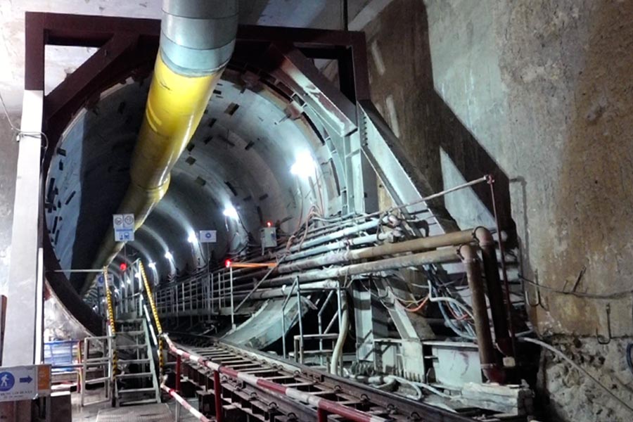 TBM「Than toc」が地下鉄トンネルを掘る。写真:トー・テー