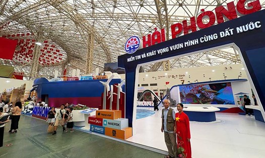 Hải Phòng đem mô hình tàu biển đến Triển lãm Thành tựu Đất nước 80 năm tại Trung tâm Triển lãm Việt Nam, Đông Anh, Hà Nội. Ảnh: Ninh Phương