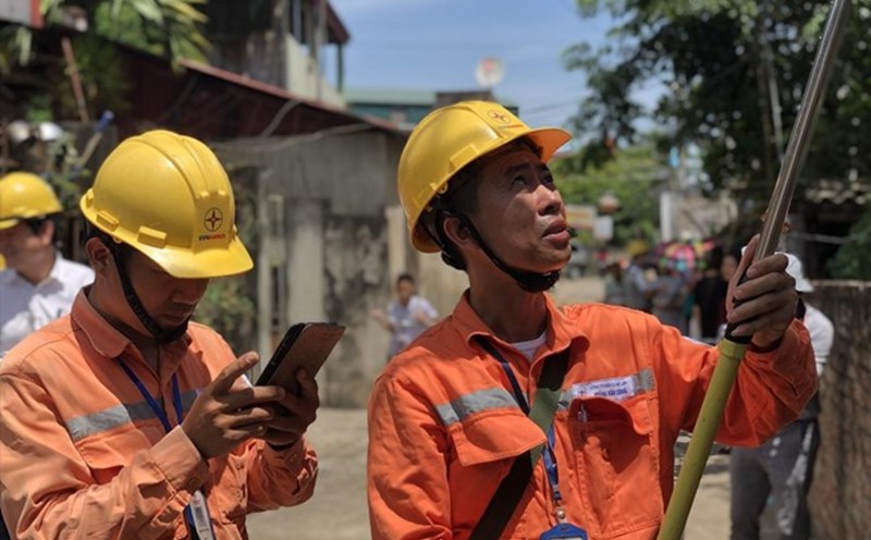 If the Draft Decree is issued in a timely manner, the management of electricity prices in the last months of 2025 is expected to not affect retail electricity prices. Photo: EVN