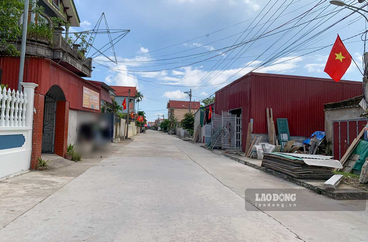 Nhung con duong be tong hoa rong thenh thang giup nguoi dan di lai thuan tien. Anh: Luong Ha