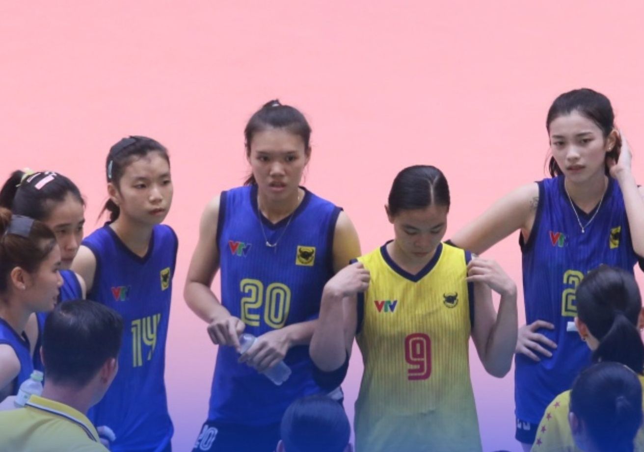 Le jeune joueur de volleyball VTV Binh Dien Long An jouera les demi-finales le 8 septembre. Photo : VTVBDLA