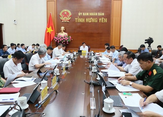 Les delegues participant aux discussions a la conference. Photo : Portail TTDT de la province de Hung Yen