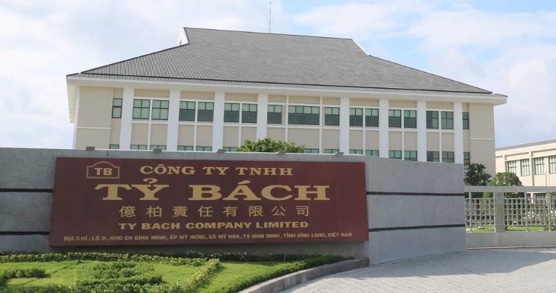 Bach Bach Co.、Ltdの労働組合は、労働者に労働者に与え、労働者の生活と健康を処理します。写真：Hoang Loc