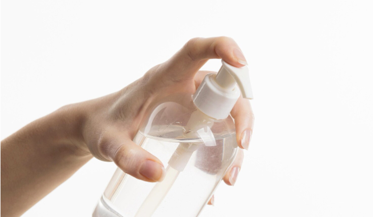 Why shouldn't you use dried hand sanitizer? Photo: Thuy Duong