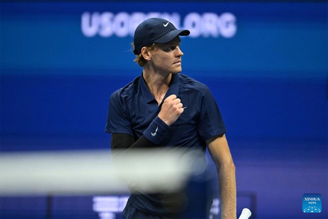 Jannik Sinner a perdu contre Carlos Alcaraz en 2/3 de la finale du Grand Slam le plus proche, y compris Roland Garros et US Open 2025. Photo: Xinhua