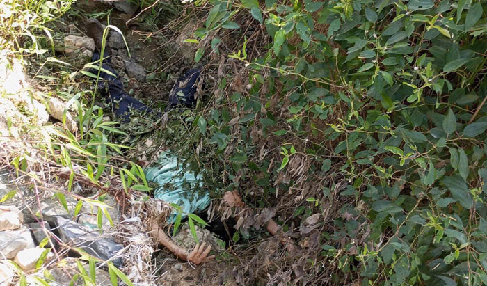 The scene where the body was found at the foot of Mong Sen bridge, Lao Cai province. Photo: Tho Tay