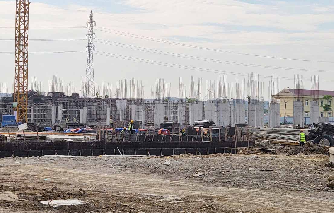 The Government requires a review of the legal framework on the process and procedures for construction investment projects. Photo: Cao Nguyen.