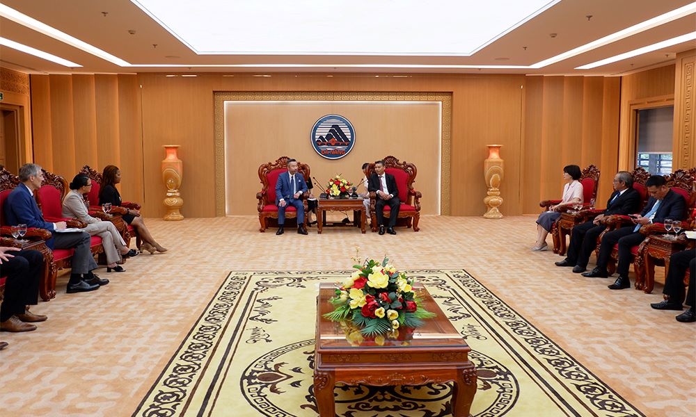 Da Nang and the state of Oregon in the United States promote high-tech cooperation and trade. Photo: Tran Thi