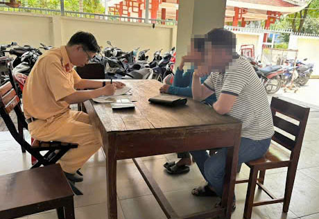 CSGTが運転手N.H.Pに対する処罰記録を作成。写真:PC08