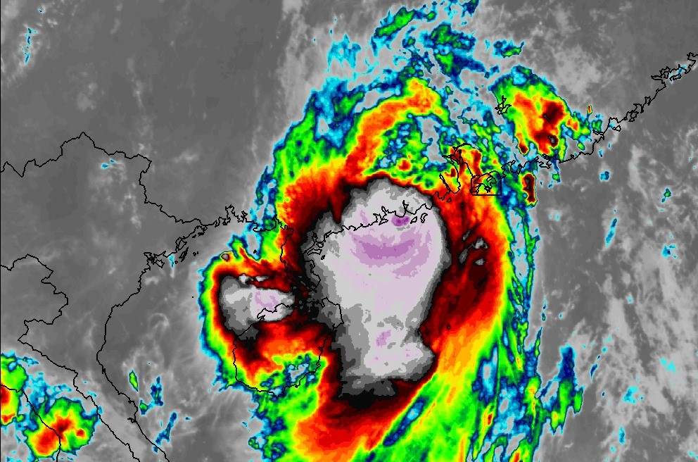 Despues de la tormenta numero 7 Tapah (foto) se espera que aparezcan 3 depresion cerca del Mar Oriental en las proximas 2 semanas. Foto: Weathererds