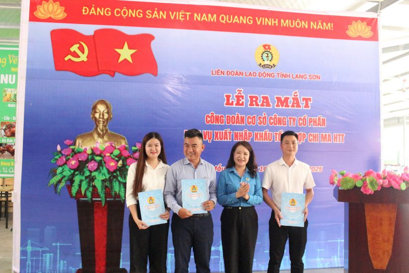 Le syndicat de base de la societe par actions de services d'import-export general Chi Ma HTT a ete cree. Photo : Hoang Nhu