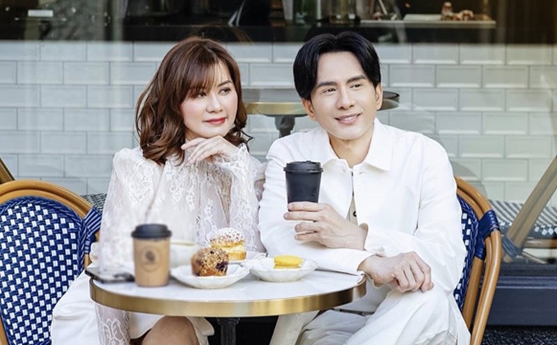 Thuy Tien with her ex-husband - singer Dan Truong. Photo: Character provided
