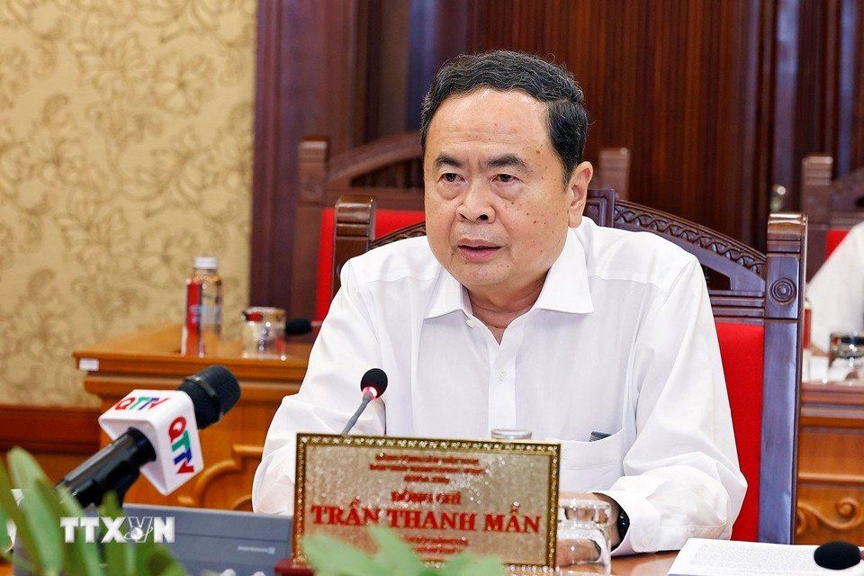 To Cong tac so 3 do Uy vien Bo Chinh tri, Chu tich Quoc hoi Tran Thanh Man chu tri lam viec voi dai dien Ban Thuong vu Tinh uy Dong Thap