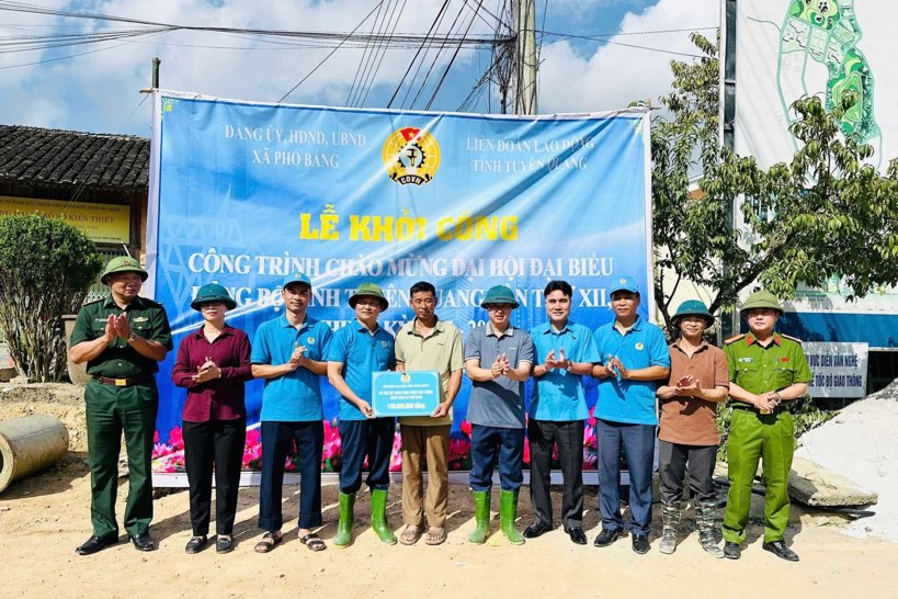 The groundbreaking ceremony of the project was implemented by the Trade Union. Photo: Tuyen Quang Provincial Fatherland Front.