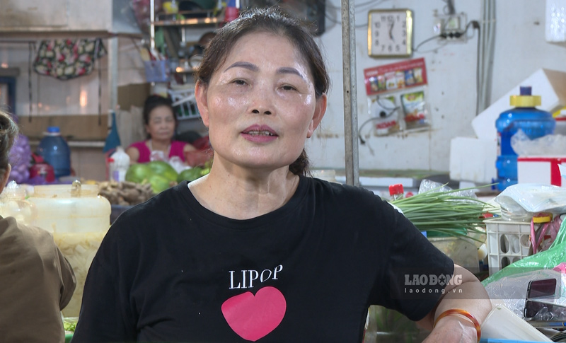 Tieu thuong Nguyen Thi Hanh mong co nhung chinh sach thu hut de cho ngay cang dong khach. Anh: Dinh Dai