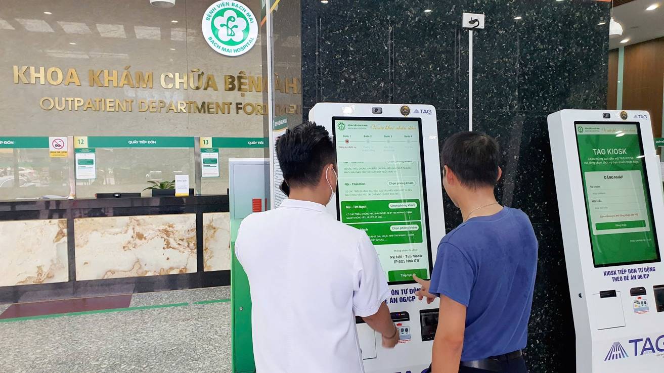 Bach Mai Hospital deploys electronic medical records to bring many advantages to patients. Photo: Nguyen Ha