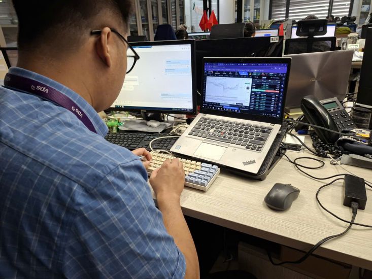 VN-Index accumulated around 1,700 points, an opportunity in the new group. Photo: Luc Giang