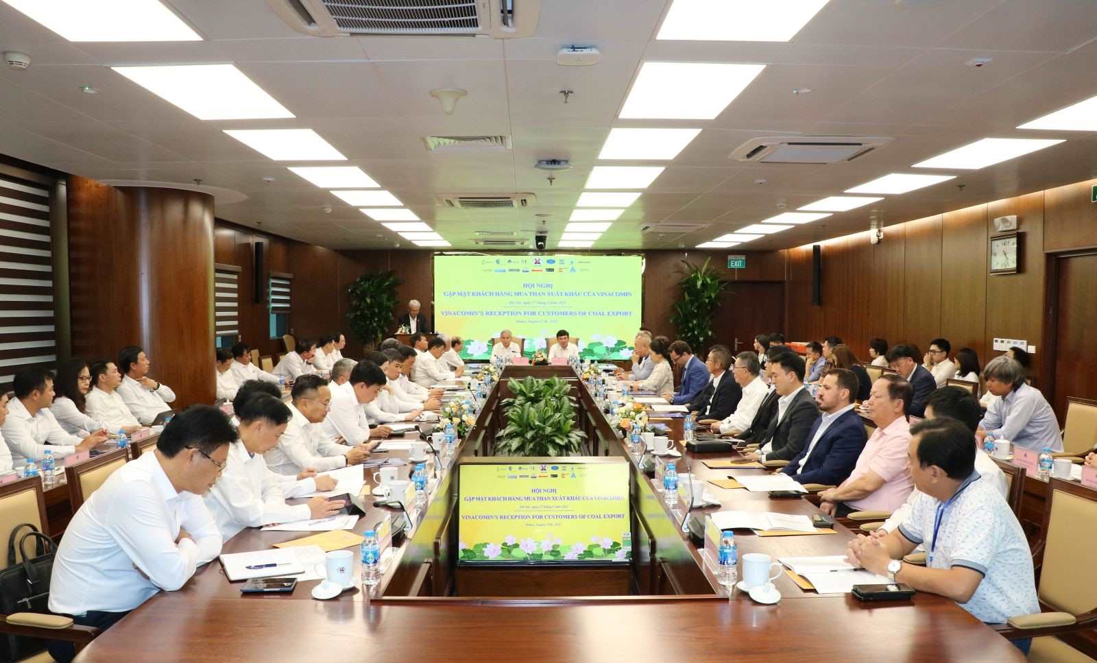 Conference de rencontre avec les clients achetant du charbon d'exportation de TKV en août 2025. Photo : Truyen thong TKV