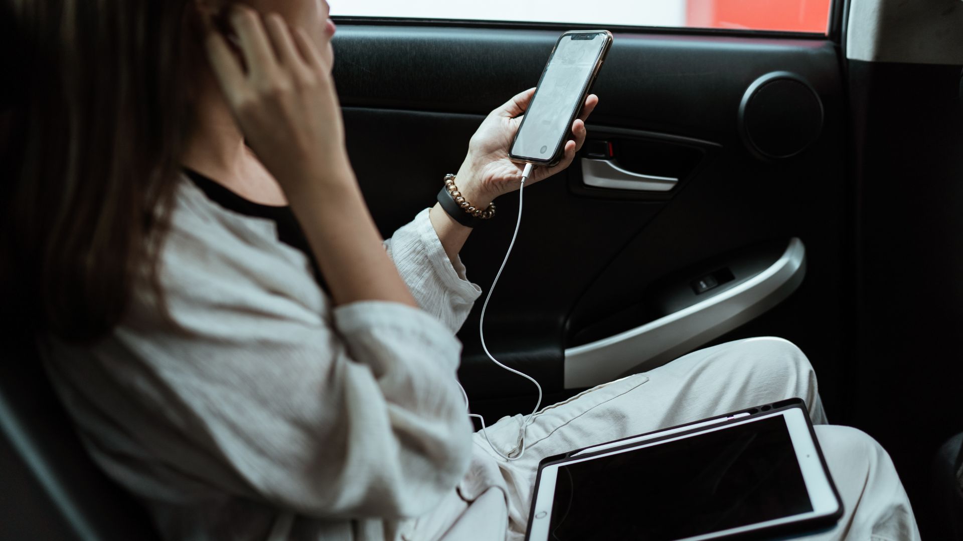 Music can help reduce anxiety and improve mood. Photo: Dinh Son