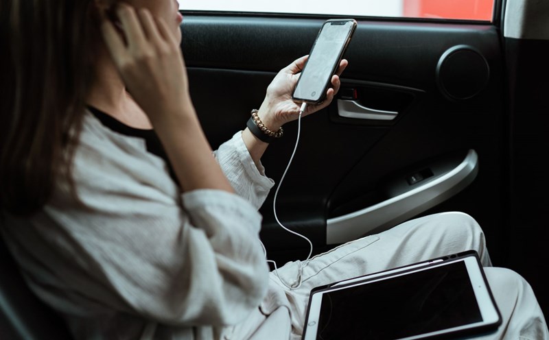 Music can help reduce anxiety and improve mood. Photo: Dinh Son