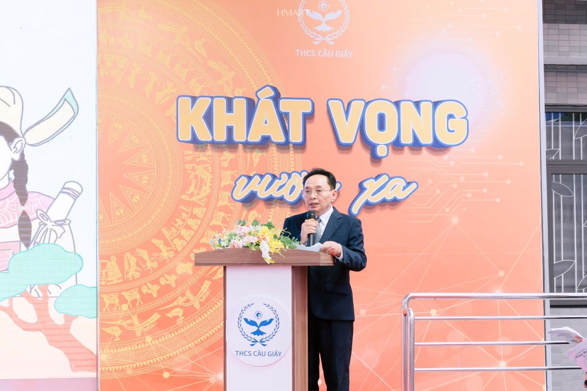 Ong Nguyen Huu Phuoc - Tong Bien tap Tap chi The thao va Cuoc song, Truong Ban To chuc cuoc thi - phat bieu. Anh: Ban To chuc cung cap