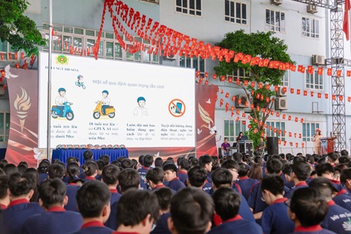 Over 7,000 students in Hanoi have studied traffic safety. Photo: Hoang Ha