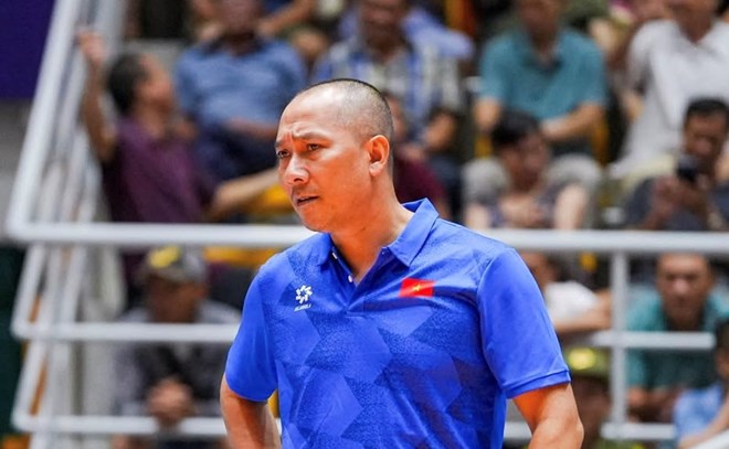 Nguyen Tuan Kiet 감독과 Vietinbank 여자 배구팀이 2025년 전국 선수권 대회 2단계에 참가할 준비를 하고 있습니다. 사진: VFV