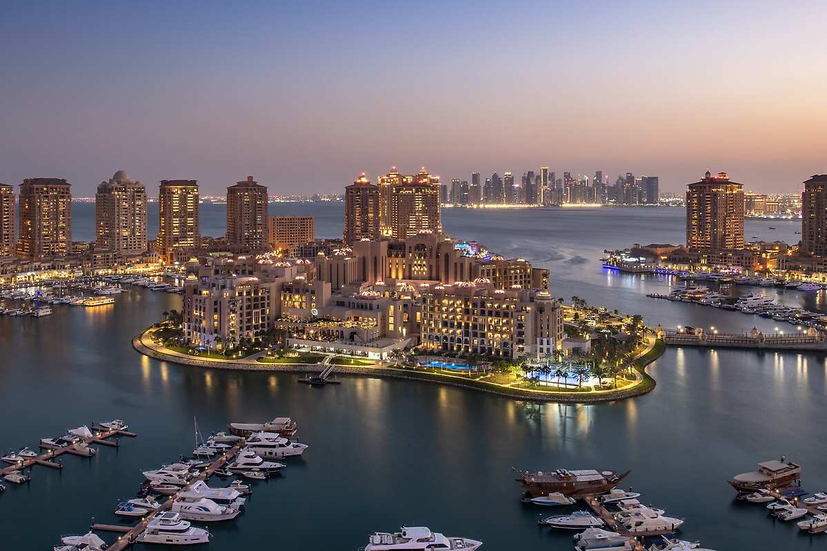 Hon 200 can ho mang dich vu quan gia dac trung cua St. Regis, 7 ho boi, 10 nha hang va ben du thuyen rieng, The St. Regis Marsa Arabia Island mo ra chuan muc moi cho cuoc song biet lap va xa hoa. Nguon anh: Americanexpress.com