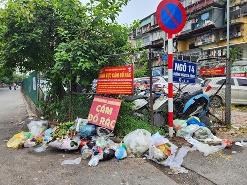 Reportage du forum : Des politiques fortes sont necessaires pour traiter le probleme des dechets